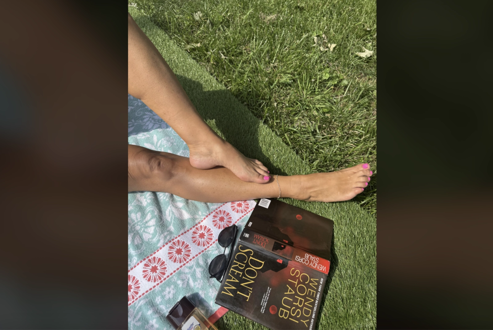 Example of foot fetish content on the OnlyFans platform